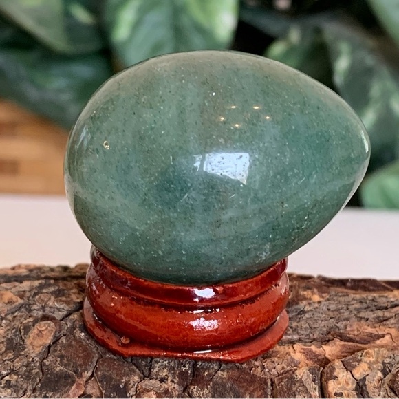 Green Aventurine Polished Egg Crystal Healing Chakra Stone With Stand 1.75" 60g - Picture 6 of 8